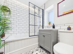 Family Bathroom- click for photo gallery